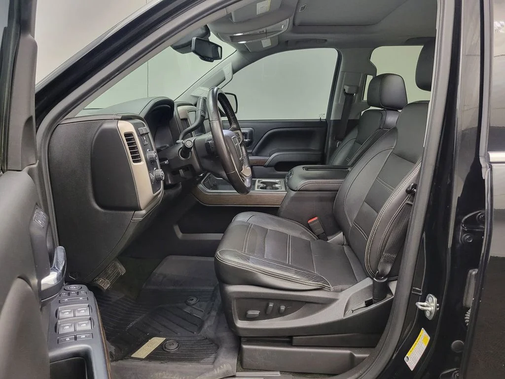 Used 2018 Onyx Black GMC Denali image 3