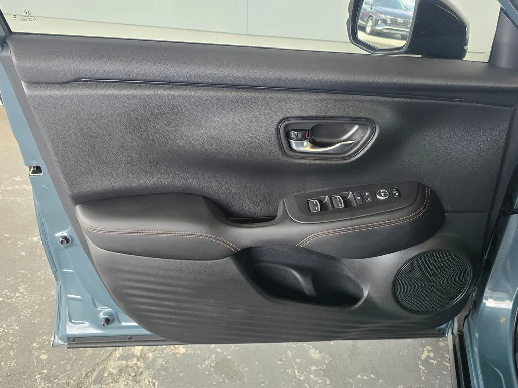 Used 2025  Honda Sport image 23