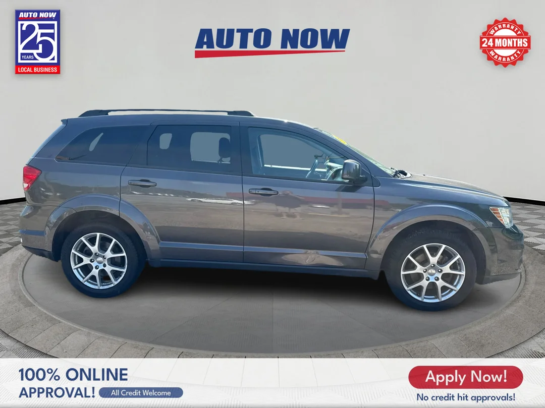 Used 2016 Granite Crystal Meta Dodge SXT image 7