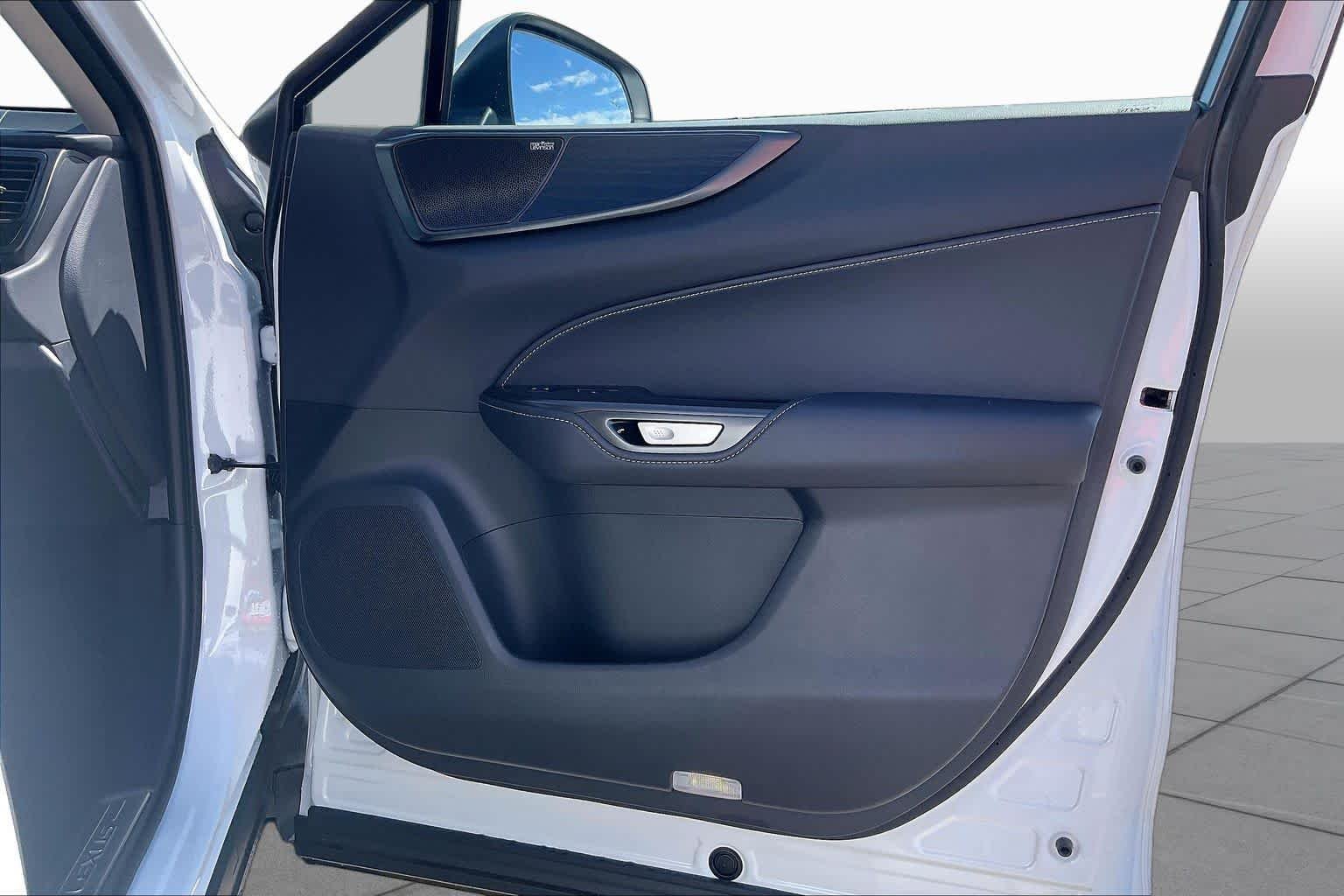 Used 2026 WHITE NOVA GLASS FLAKE Lexus Luxury image 21