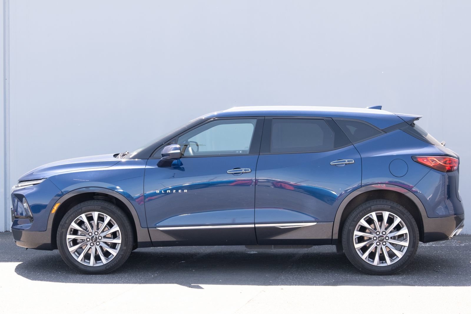 Used 2023 Blue Glow Metallic Chevrolet Premier image 27