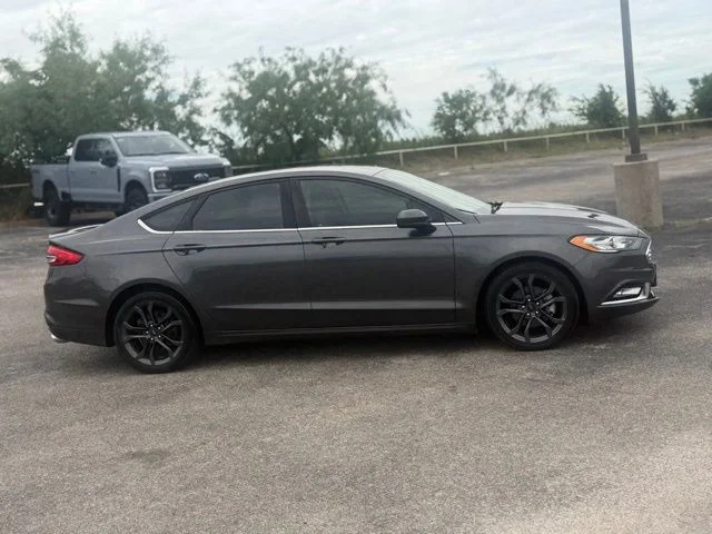 Used 2018 Magnetic Metallic Ford SE image 4