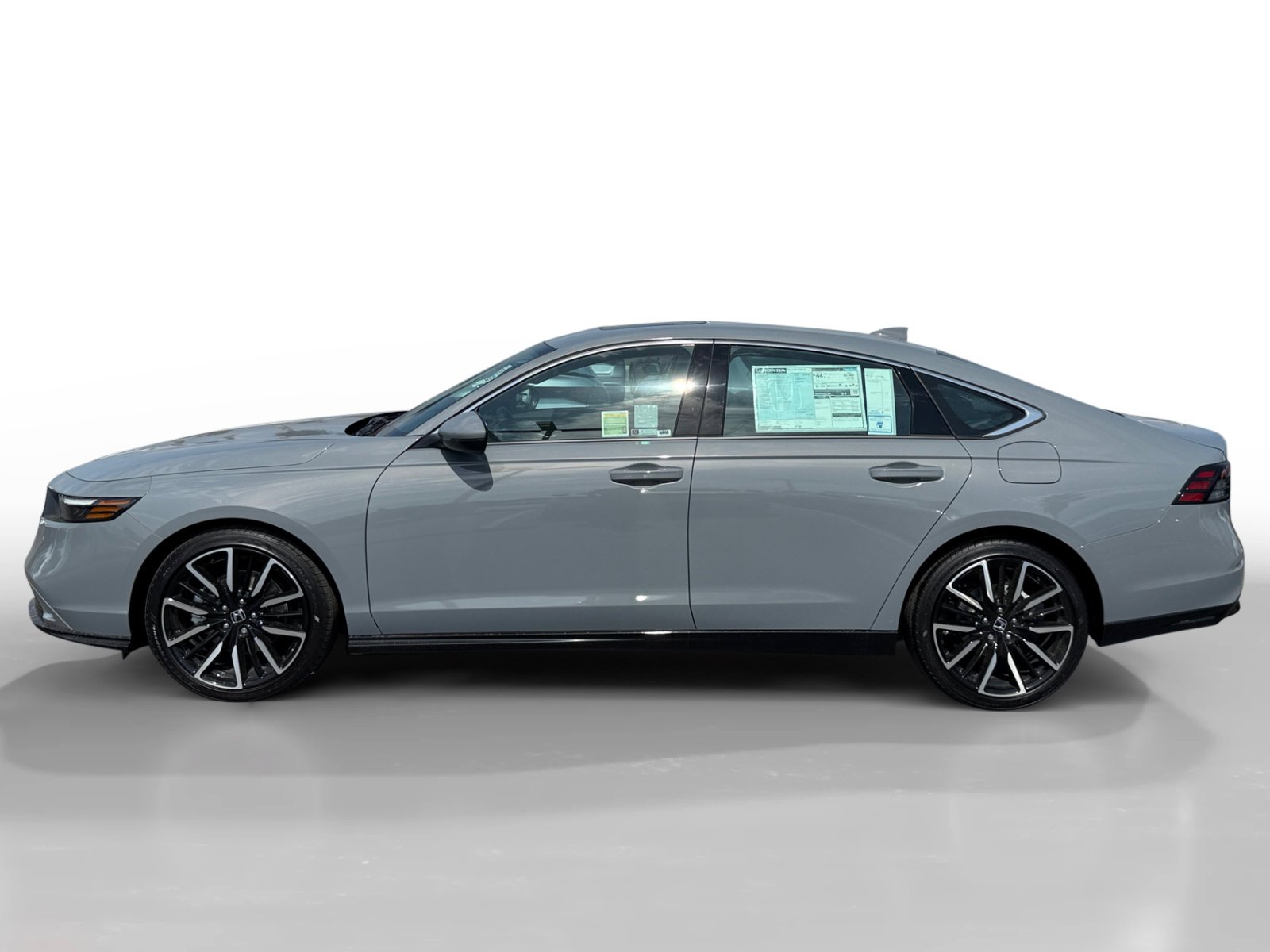 New 2026 Urban Gray Pearl Honda Touring image 2