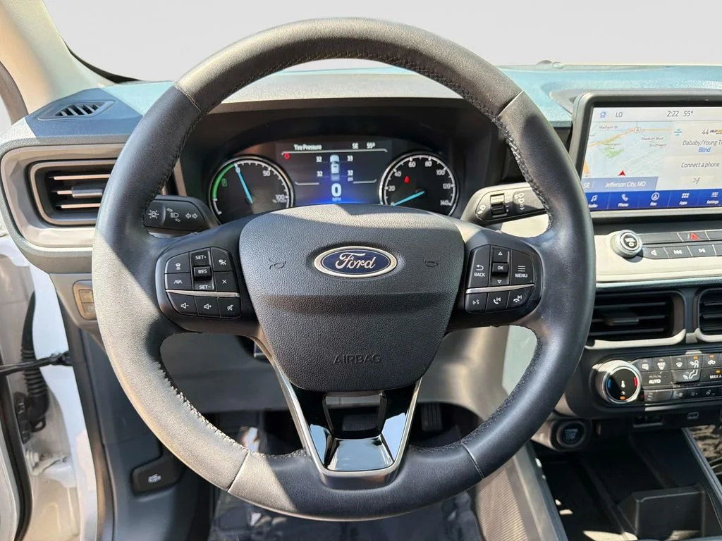 Used 2024 Oxford White Ford Lariat image 31