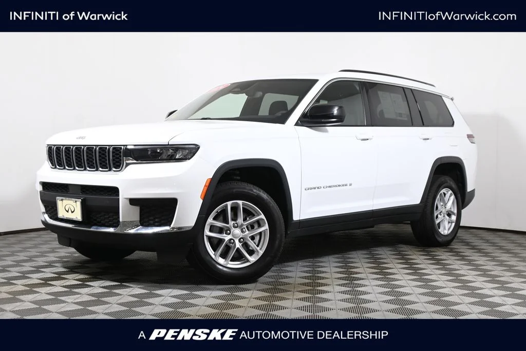 Used 2024 White Jeep Laredo image 1