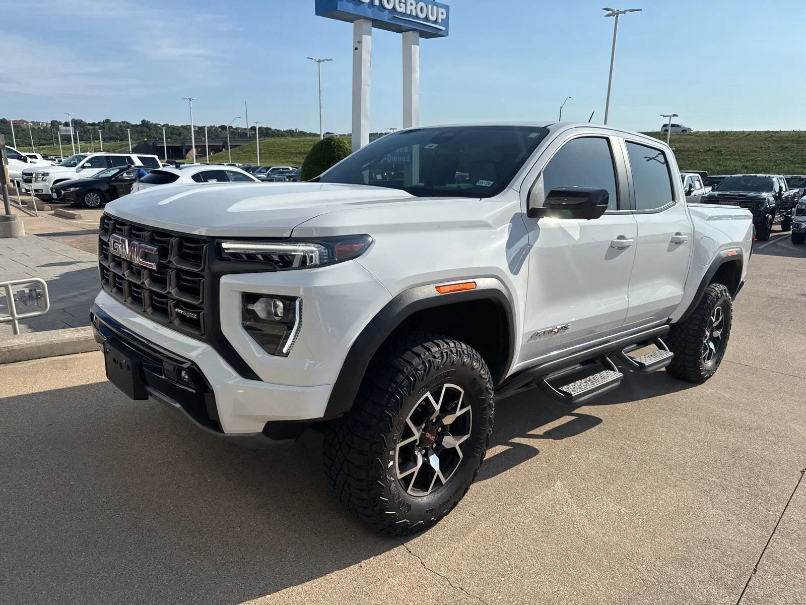 2024 GMC Canyon 4WD AT4X Crew Cab Short Box's photo