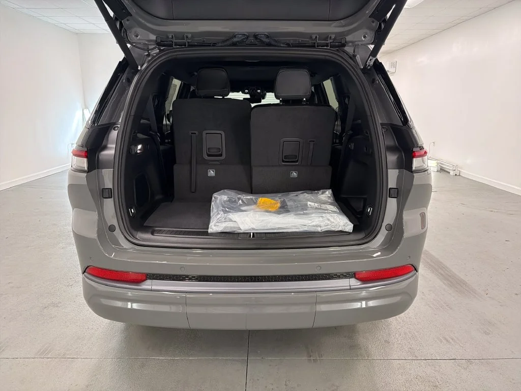 New 2027 Gray Jeep Limited image 8