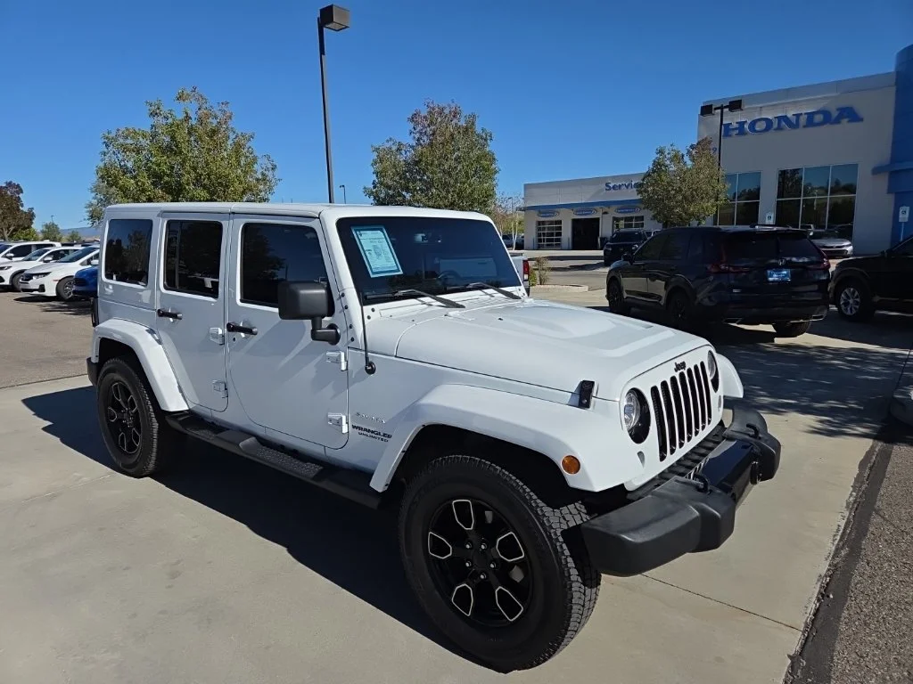 Used 2017 White Jeep Unlimited Sahara image 3