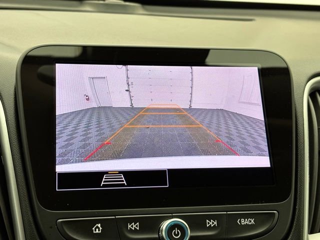 Used 2024 Summit White Chevrolet LT image 23