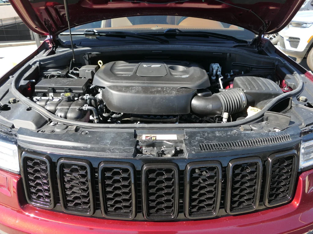 Certified Used 2017 Velvet Jeep Summit image 28