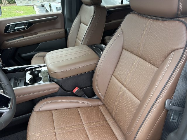 New 2026 Polar White Tricoat Chevrolet High Country image 21
