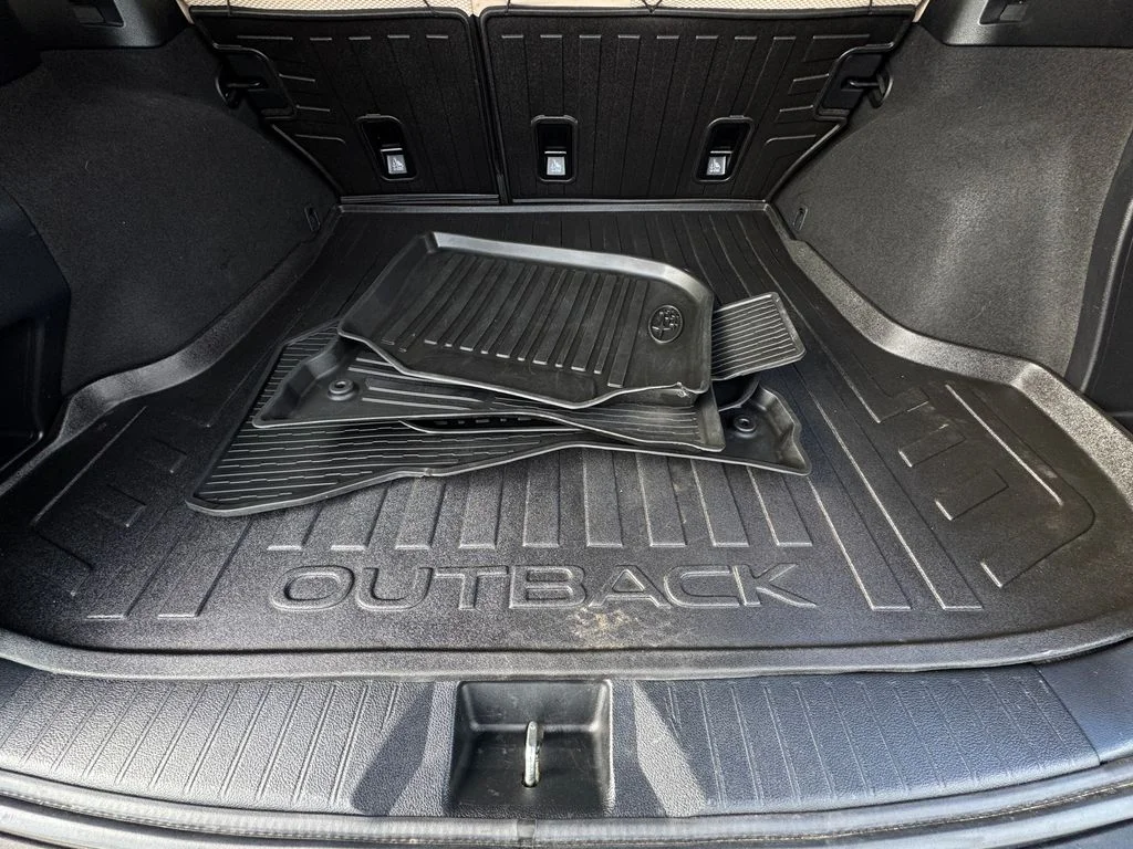 Used 2018 Crystal Black Silica Subaru 2.5i Premium image 38