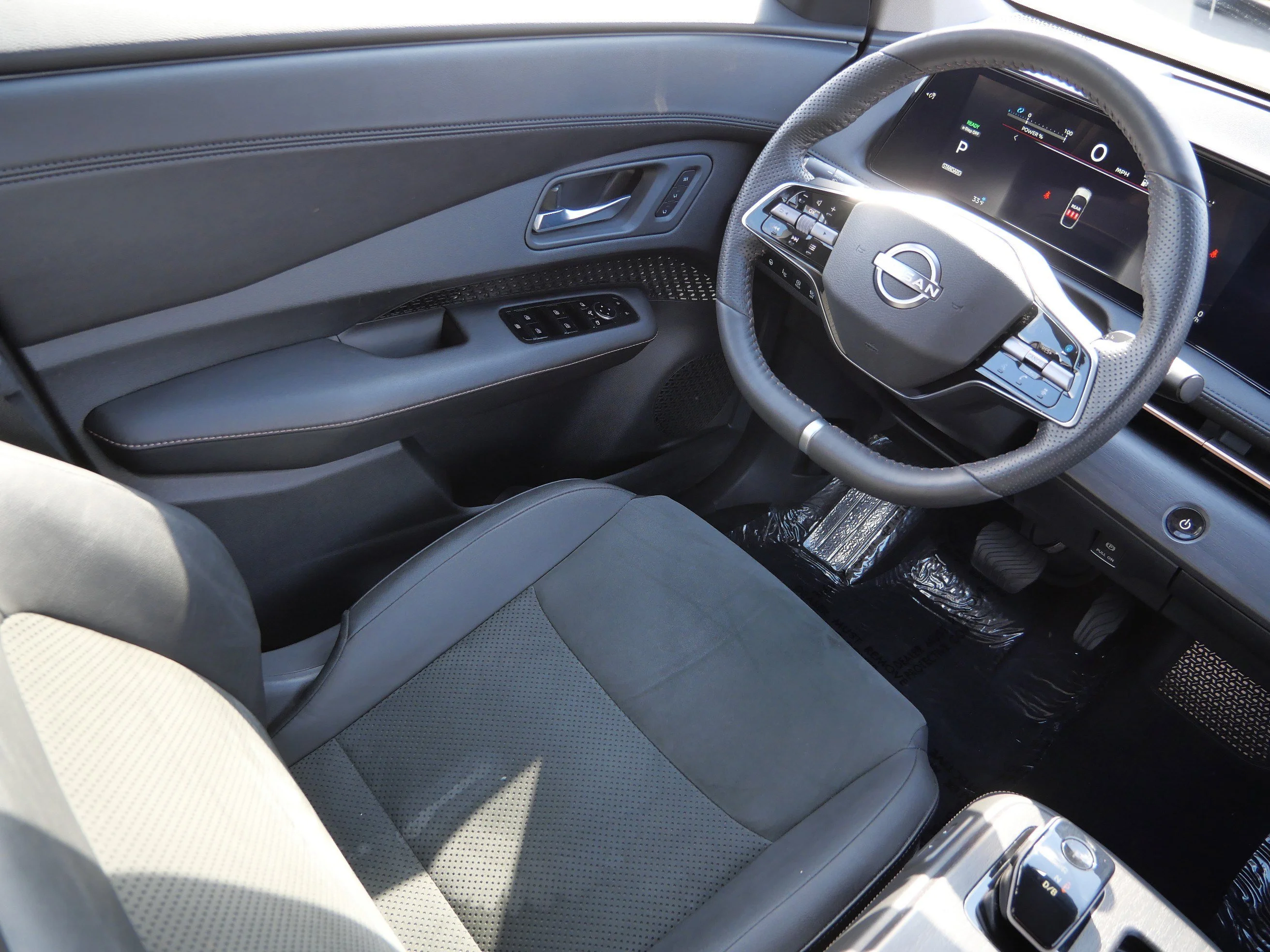 Used 2023 Gun Metallic Nissan ENGAGE image 9