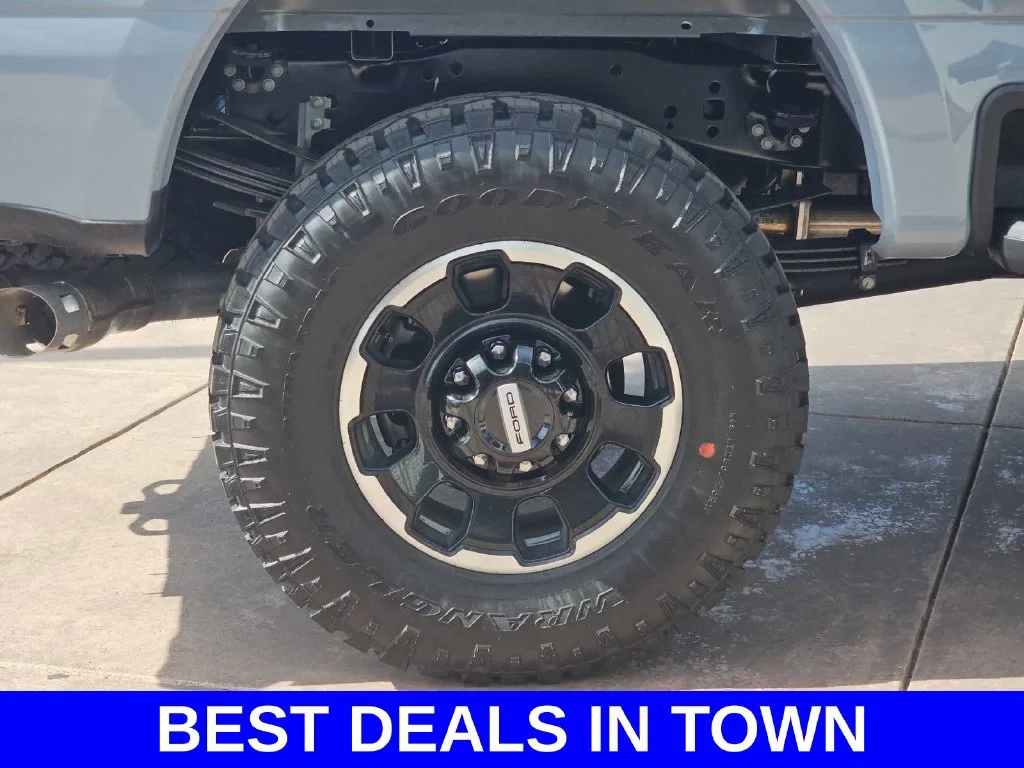 New 2026 Glacier Gray Metallic Tri-Coat Ford F-250® Lariat® image 38