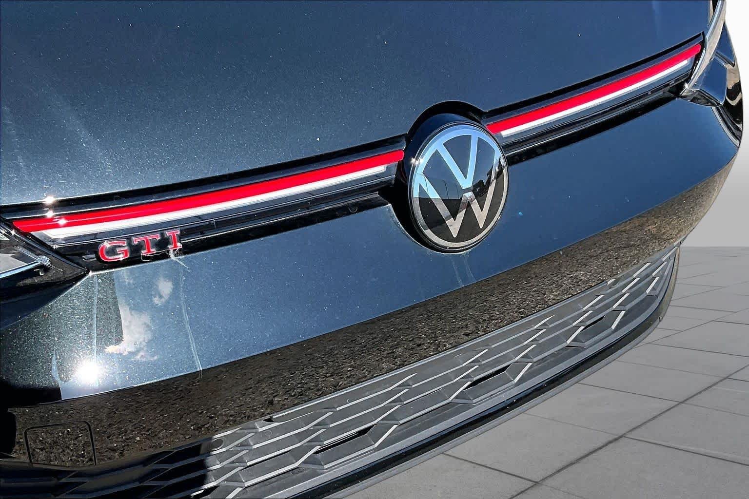 Used 2024 Mythos Black Metallic Volkswagen Autobahn image 30