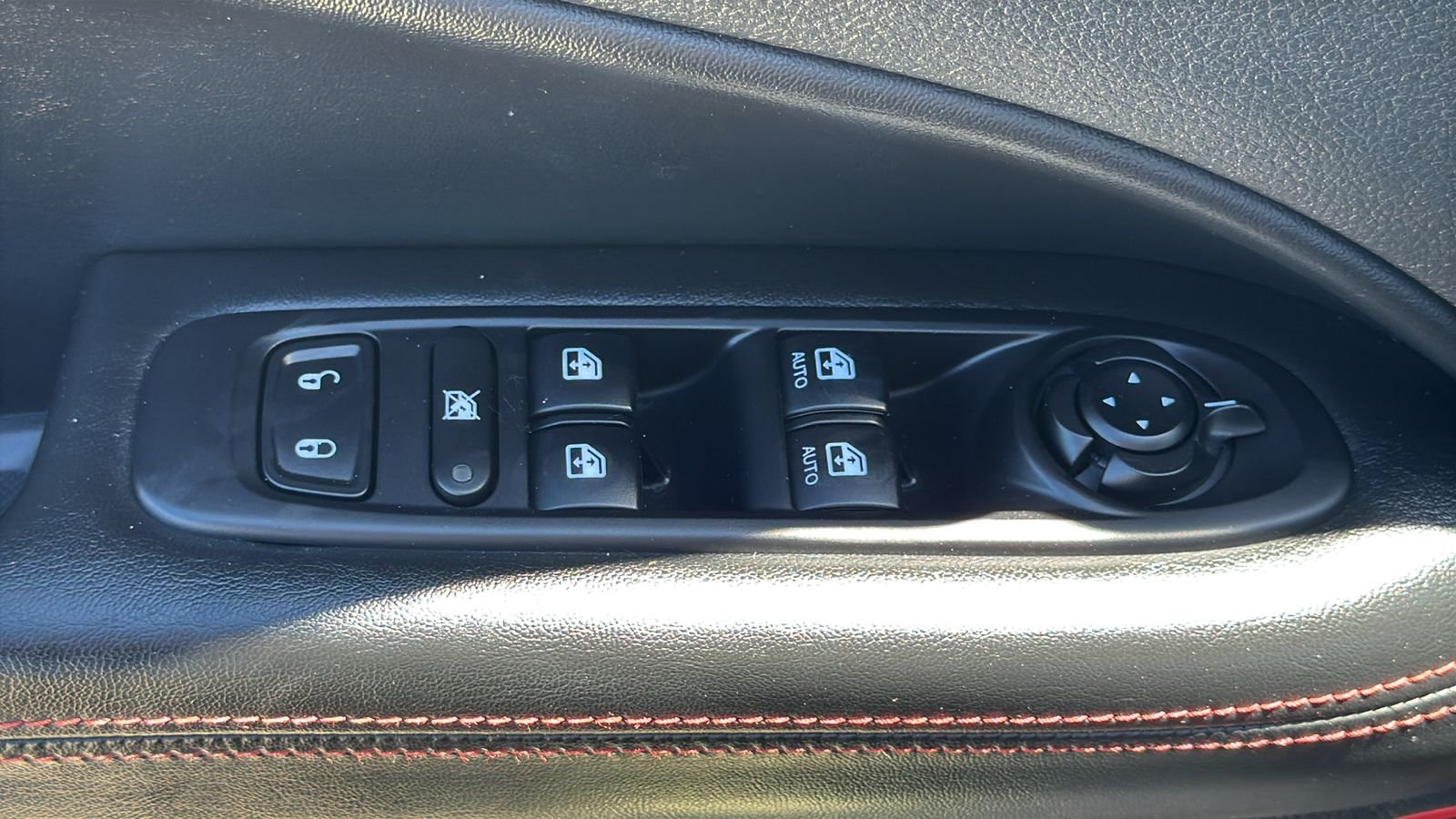 Used 2020 Black Jeep Trailhawk image 23