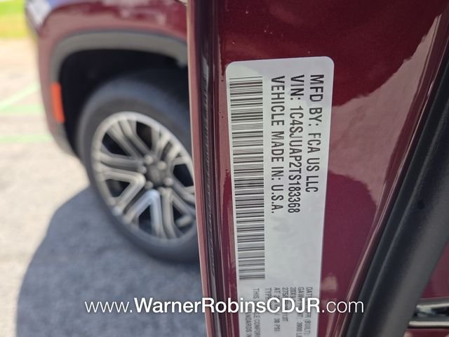 New 2026 Velvet Red Pearl-Coat Exterior Paint Jeep  image 6