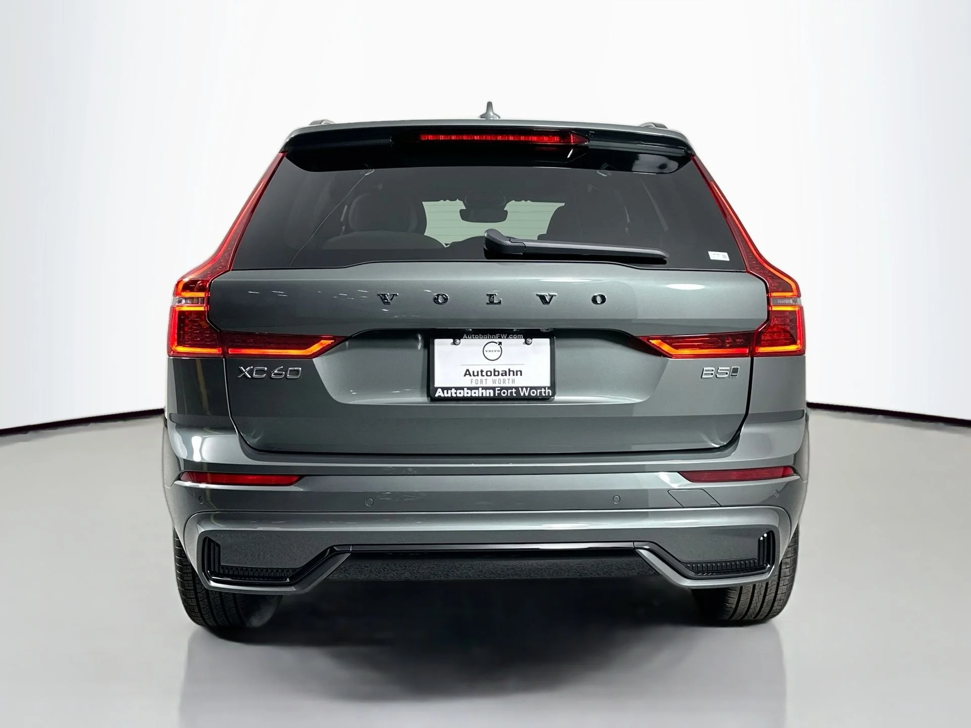New 2026 Forest Lake Volvo Core image 6
