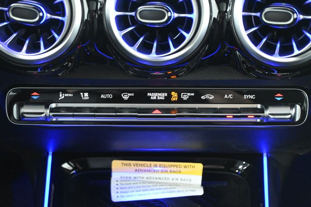 Used 2026 Polar White Mercedes-Benz GLB 250 image 20