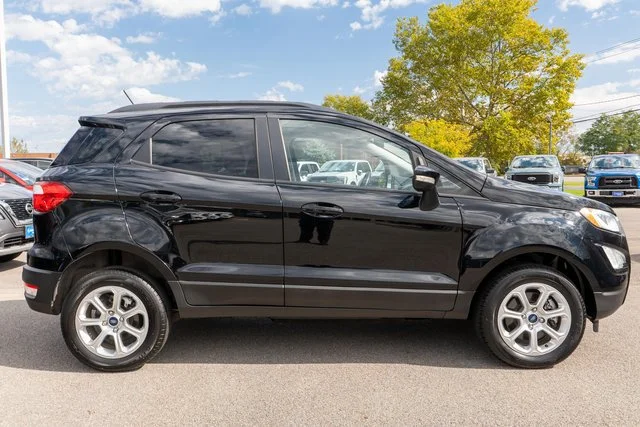 Used 2020 Black Ford SE image 5