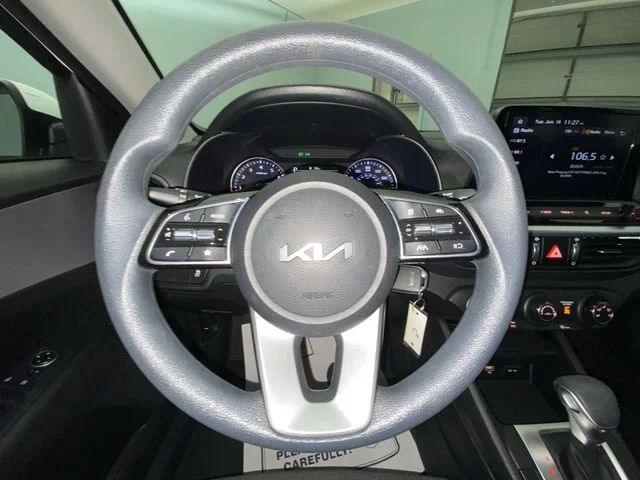 Used 2023 White Kia LXS image 14