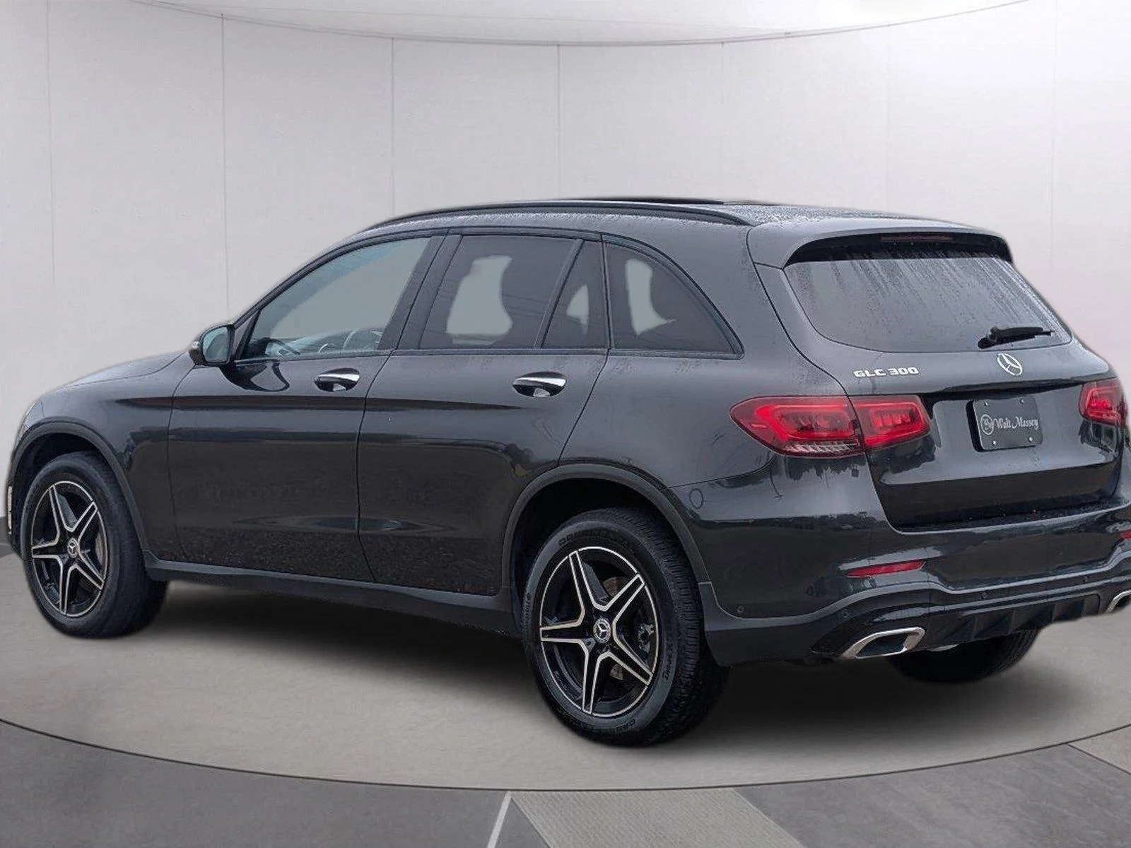 Used 2022 Graphite Grey Metallic Mercedes-Benz GLC 300 image 3