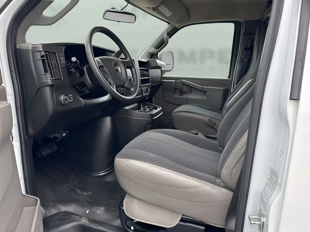 Used 2024 White Chevrolet Work Van image 9