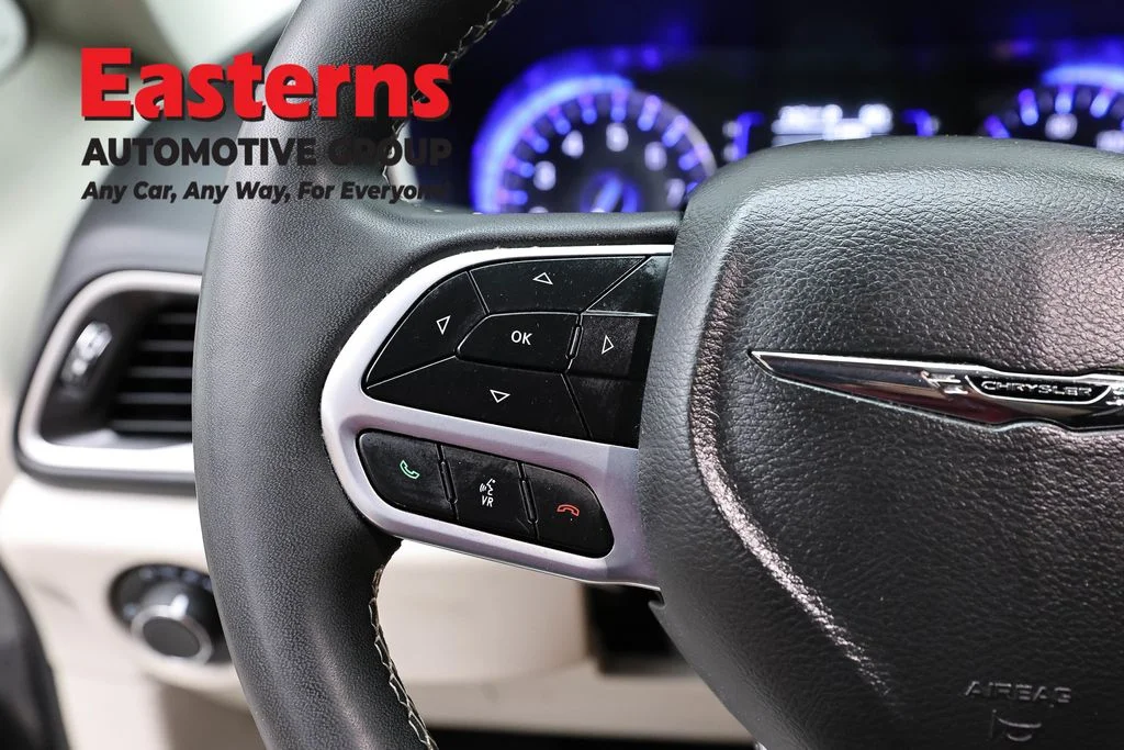 Used 2022 Gray Chrysler LX image 15