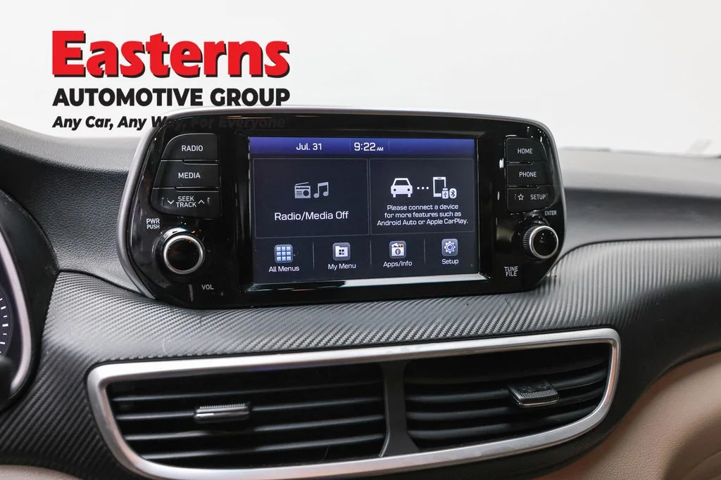 Used 2020 Red Hyundai SE image 18