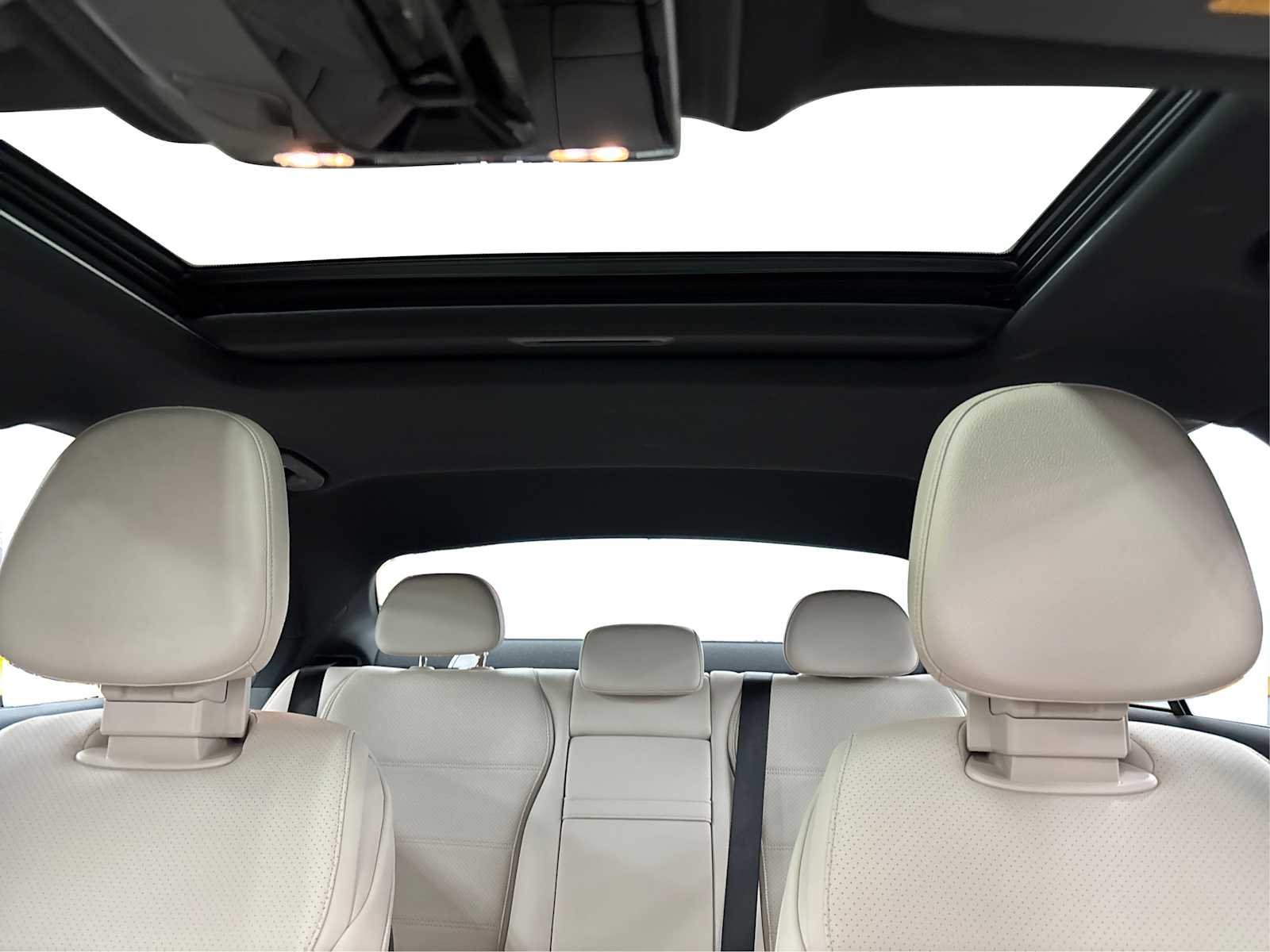 Used 2024 Polar White Mercedes-Benz C 300 image 25