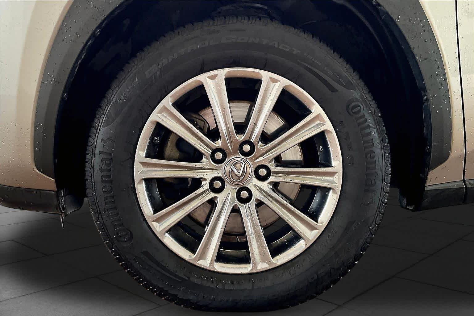 Used 2017 Atomic Silver Lexus  image 9