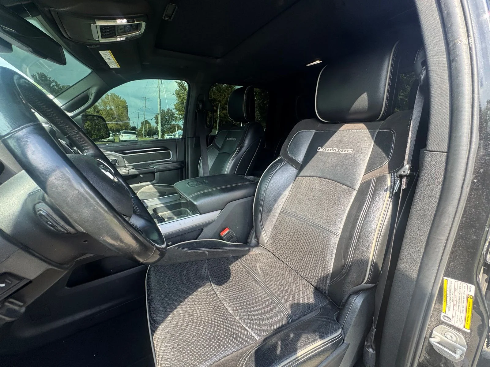 Used 2022 Black Ram Laramie image 14