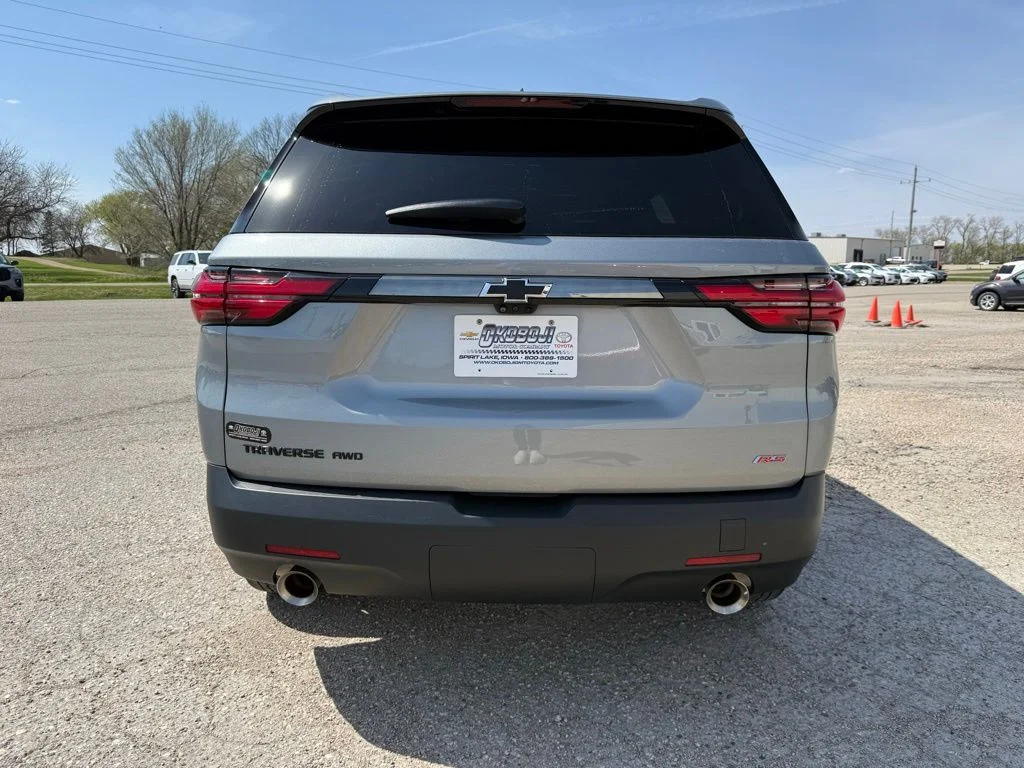 Used 2023 Gray Chevrolet RS image 4