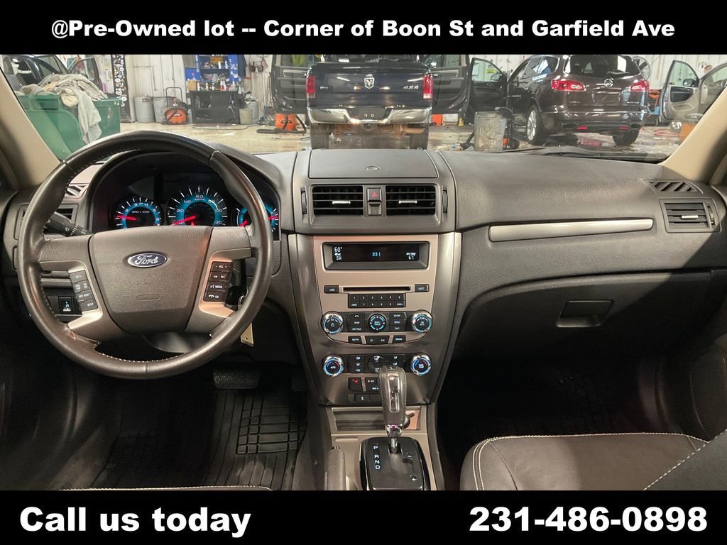 Used 2010  Ford SEL image 18