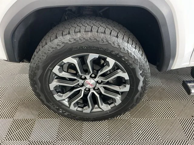 Used 2024 Summit White GMC Denali image 31