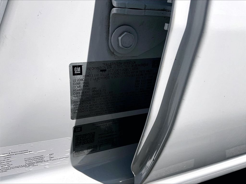 Used 2021 White GMC Elevation image 33