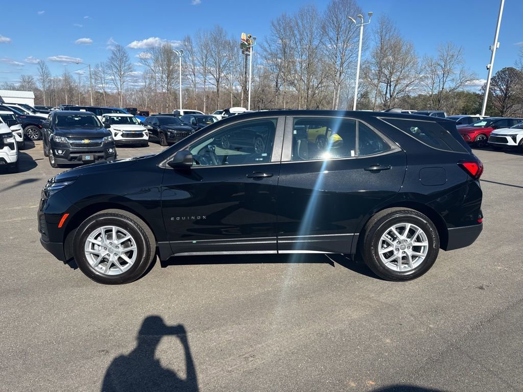 View vehicle photo 2