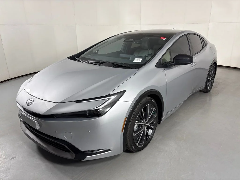 Used 2026 Gray Toyota Limited image 4