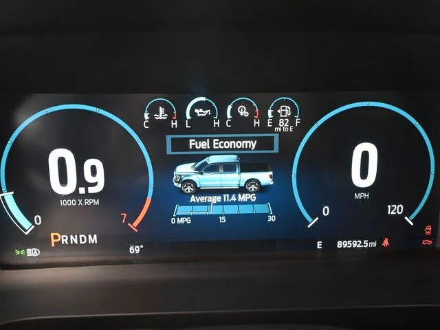 Used 2022 Silver Ford Lariat image 32