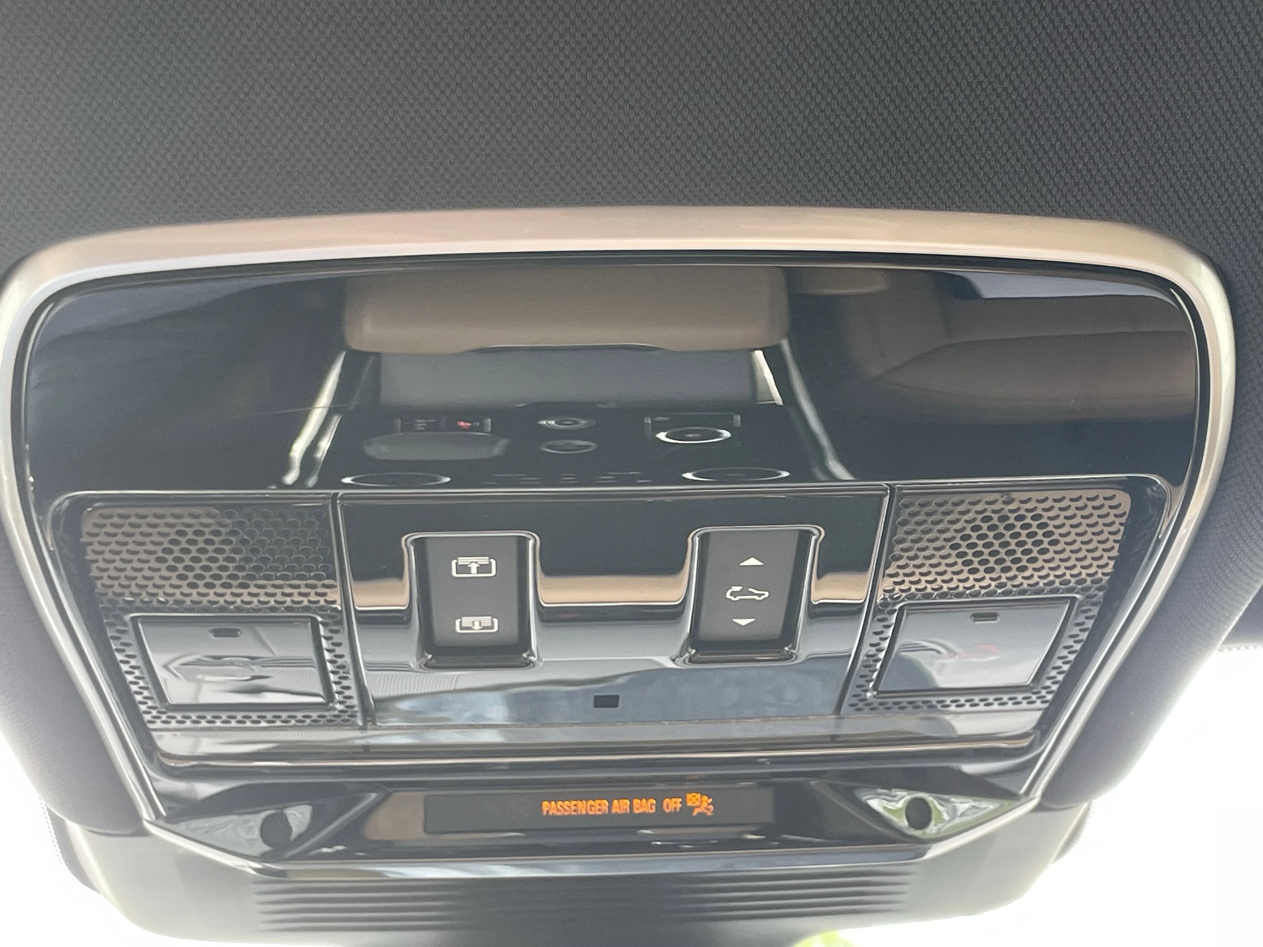 Used 2023 Santorini Black Metallic Land Rover SE image 31
