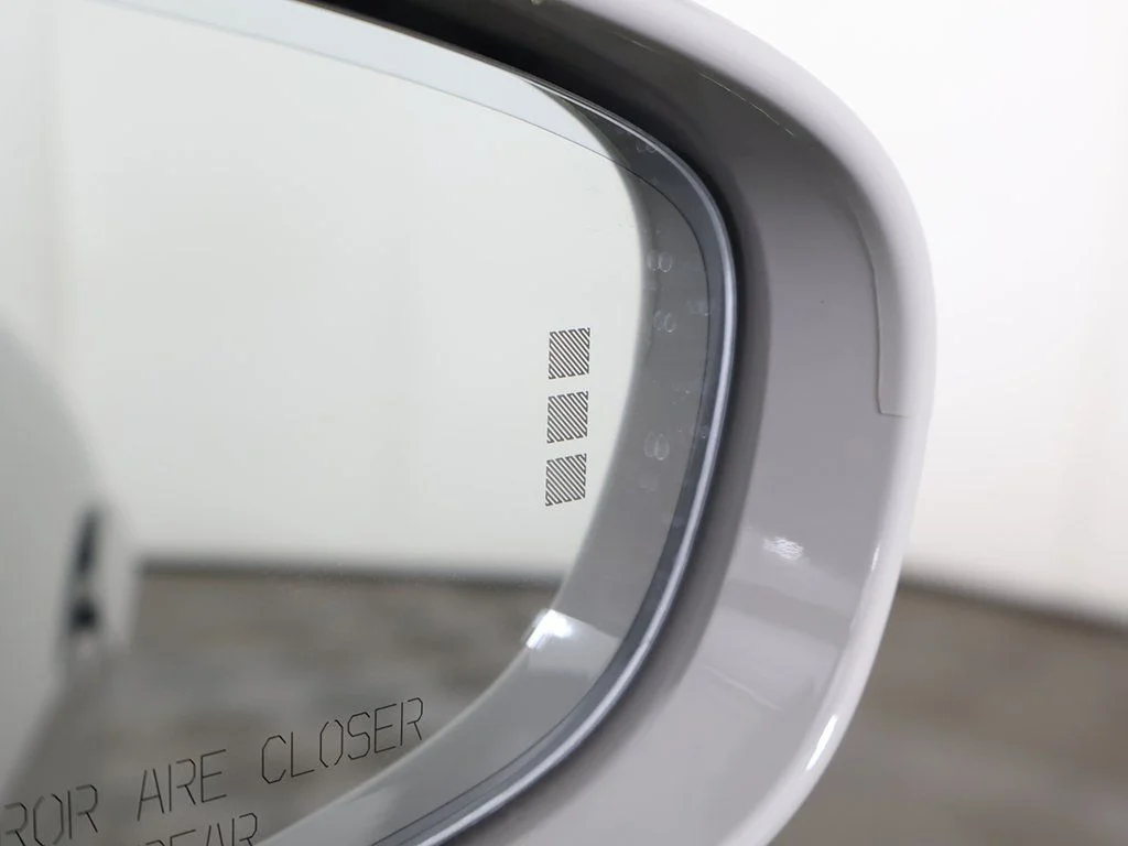 Used 2023 Chalk Porsche Turbo image 40