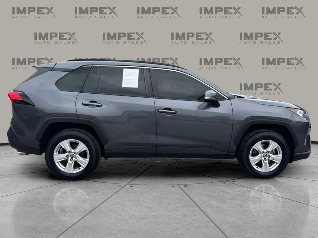 Used 2019 Gray Toyota XLE image 6