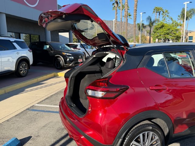 Used 2023 Red Nissan SV image 9