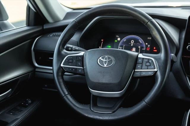 Certified Used 2026 WIND CHILL PEARL Toyota  image 27
