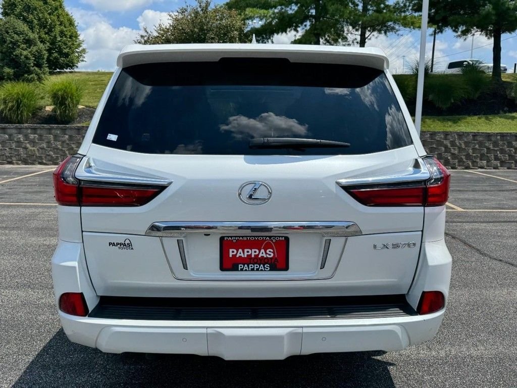 Used 2019 White Lexus 570 image 4