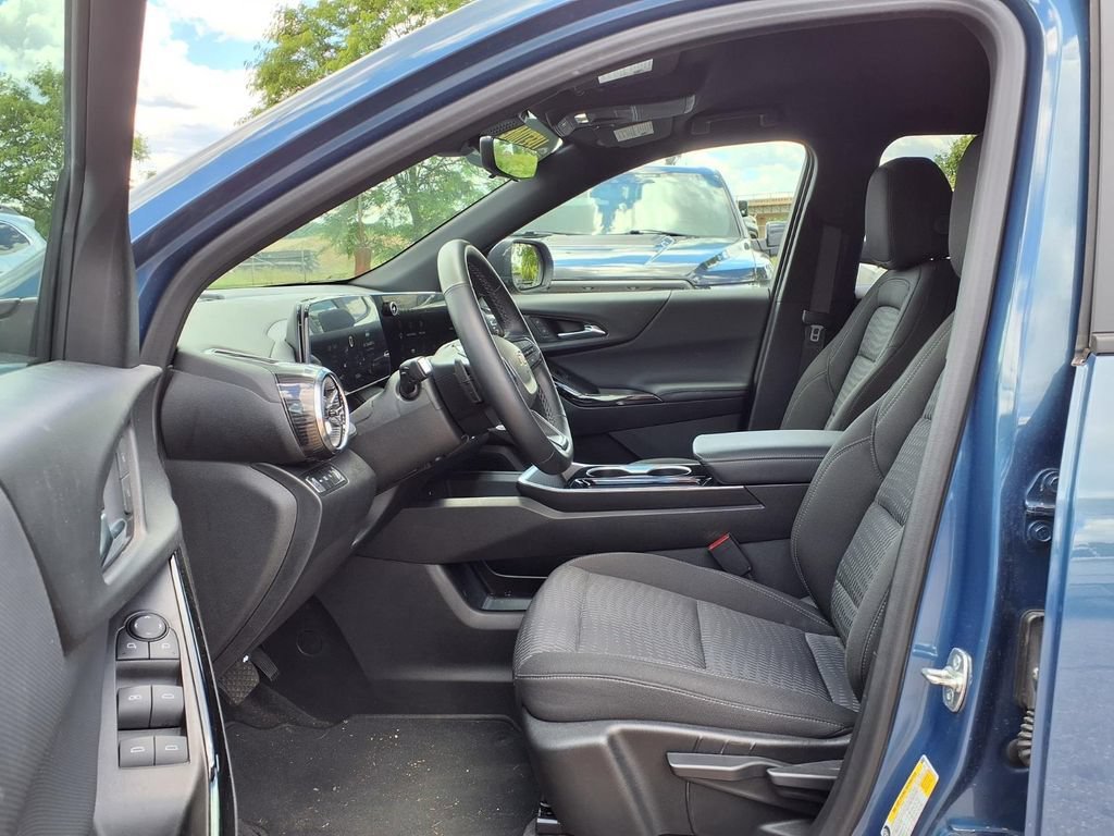 Used 2025 Lakeshore Blue Metallic Chevrolet LT image 20