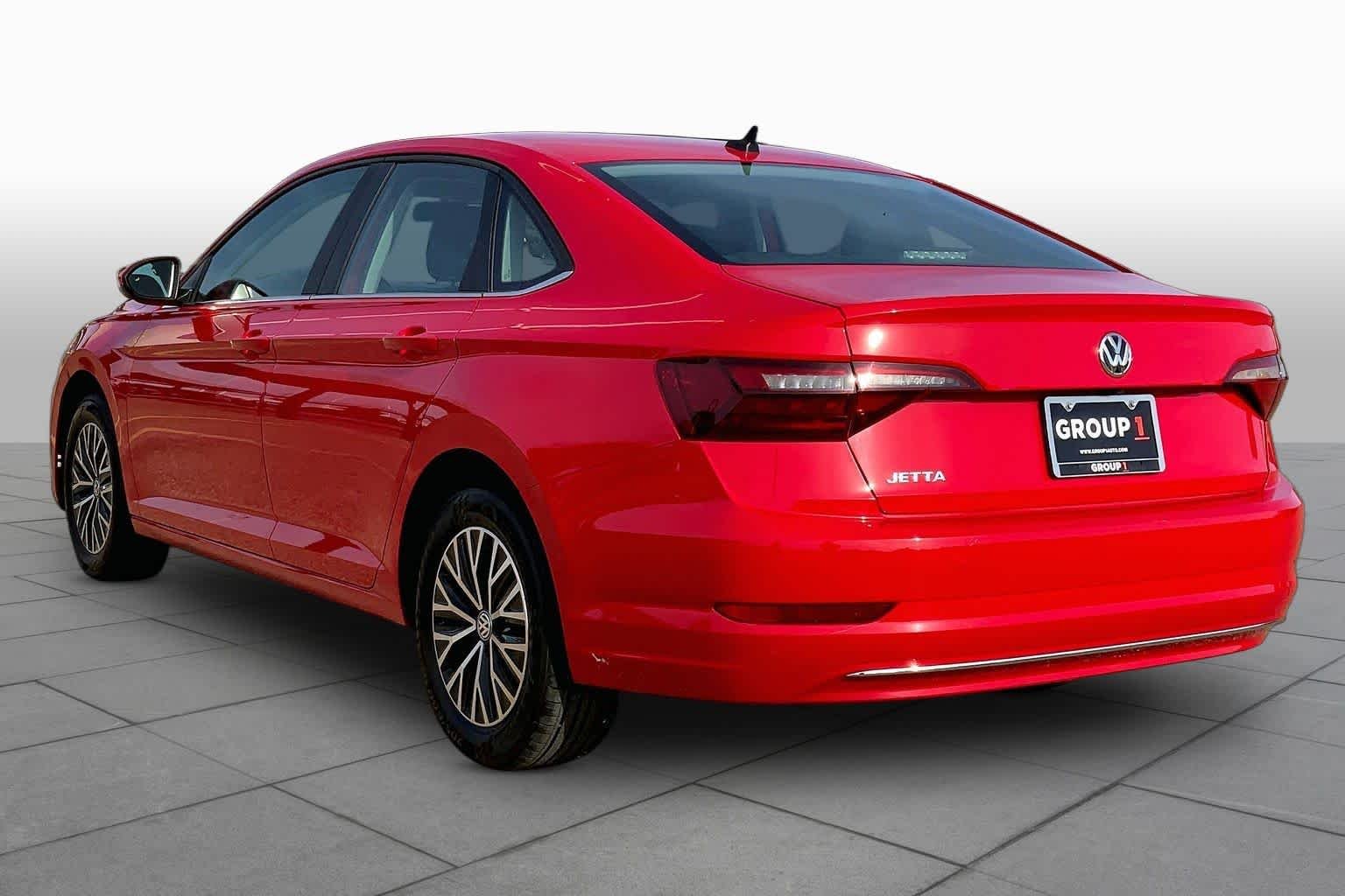 Used 2021 Tornado Red Volkswagen S image 12