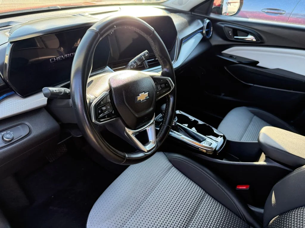 Used 2025 Red Chevrolet LT image 23