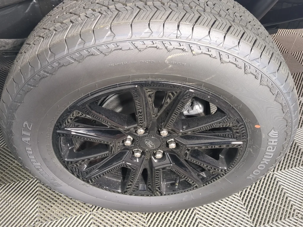 New 2026 Star White Metallic Tri-Coat Ford Platinum® image 16