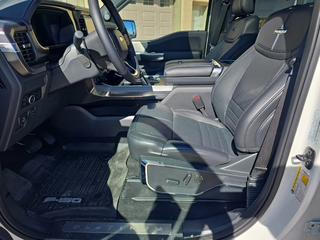 2025 Ford F-150 Platinum - Photo 13